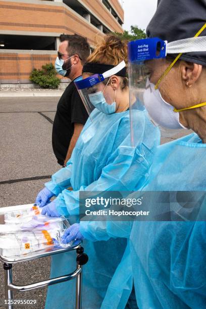Nurses Isolation 79 Isolation Hospital Gowns Stock Photos, High-Res Pictures, and Images ...