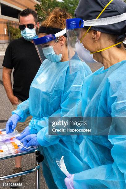 Nurses Isolation 95 Isolation Hospital Gowns Stock Photos, High-Res Pictures, and Images ...
