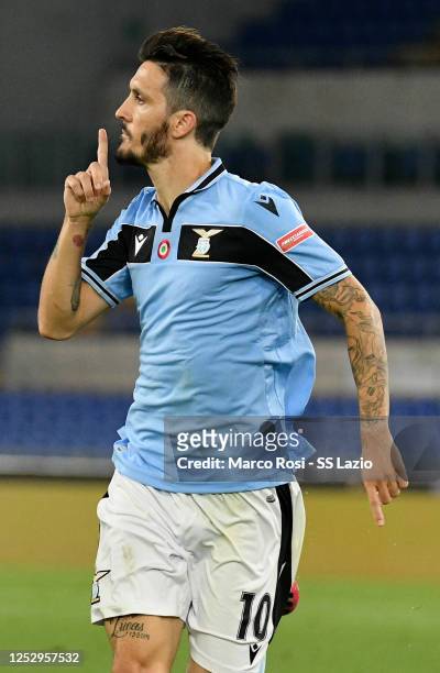 Luis Alberto of SS Lazio celebrate a second goal with his team mates during the Serie A match between SS Lazio and ACF Fiorentina at Stadio Olimpico...