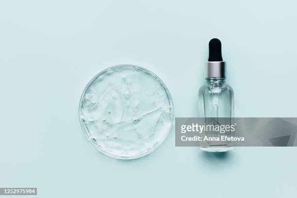 natural gel and essential oil - petri dish stock-fotos und bilder