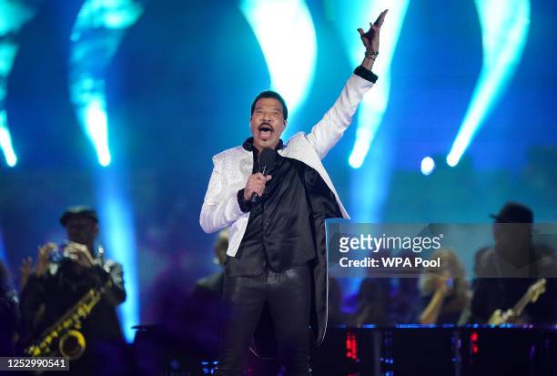 Lionel Richie performs during the Coronation Concert in the grounds of Windsor Castle on May 7, 2023 in Windsor, England. The Windsor Castle Concert...