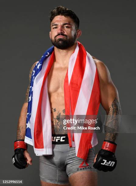 Mike Perry Prime 258 Mike Perry Pose Ufc Stock Photos, High-Res Pictures, and Images ...