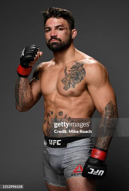Mike Perry Prime Mike Perry Pose Ufc Photos and Premium High Res Pictures - Getty Images