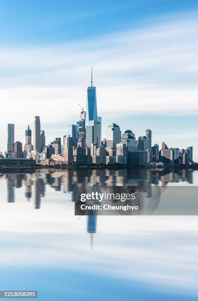 lower manhattan skyline, new york skyline - world trade center manhatten stockfoto's en -beelden