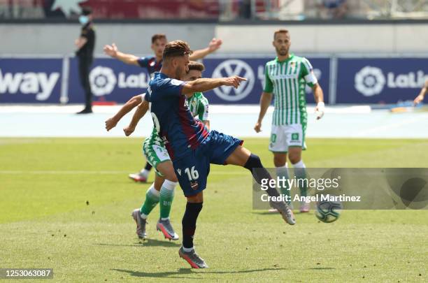 Ruben Rochina of Levante UD scores his team's fourth goal during the La Liga match between Levante UD and Real Betis Balompie at Estadi Olimpic...