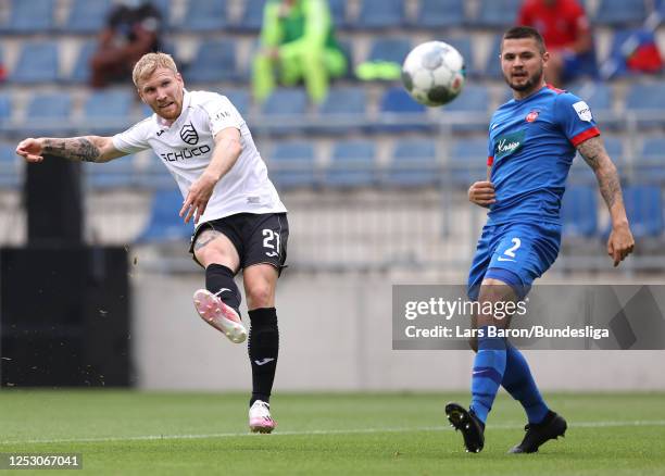 Andreas Voglsammer of DSC Arminia Bielefeld scores his sides second goal during the Second Bundesliga match between DSC Arminia Bielefeld and 1. FC...