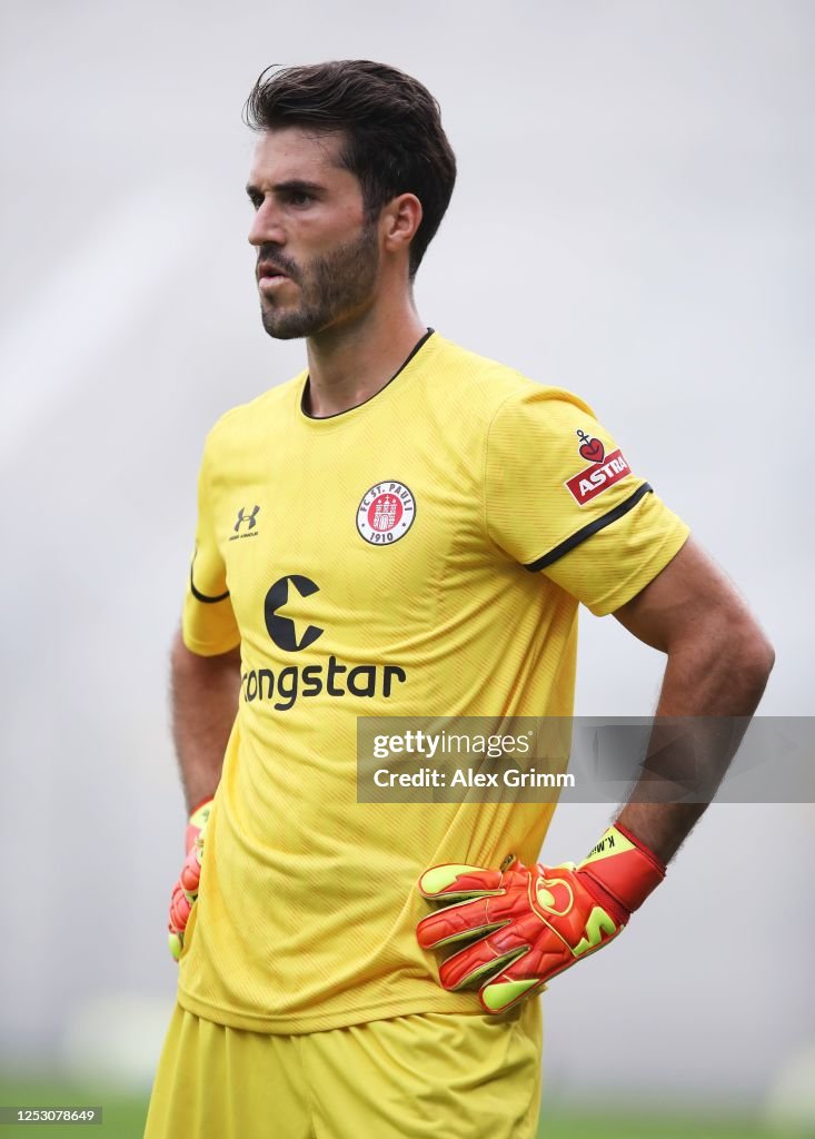 SV Wehen Wiesbaden v FC St. Pauli - Second Bundesliga