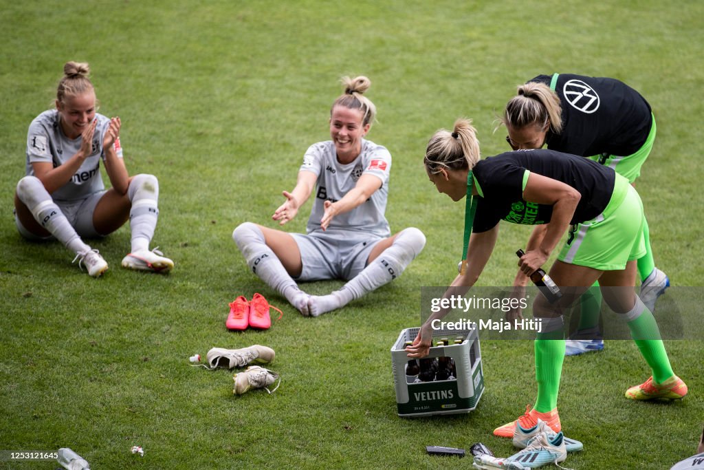 VfL Wolfsburg Women's v Bayer 04 Leverkusen Women's - Flyeralarm Frauen-Bundesliga