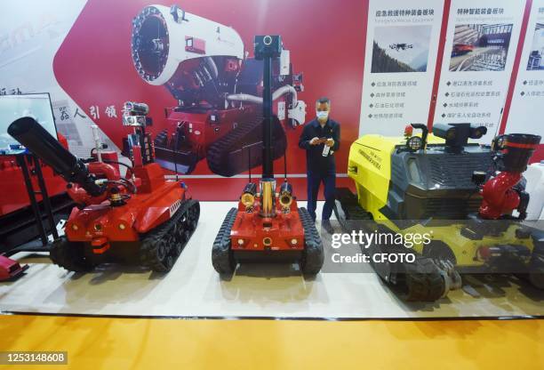 Intelligent Firefighting System 405 Firefighting Robot Stock Photos, High-Res Pictures, and Images ...