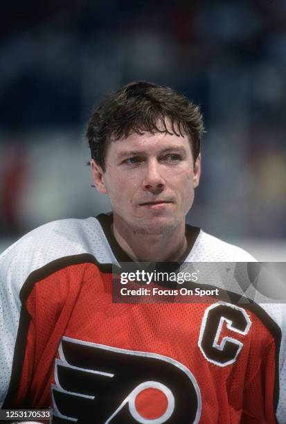 303 Bobby Clarke Ice Hockey Player Stock Photos, High-Res Pictures, and Images - Getty Images