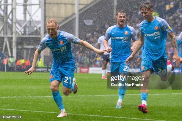 Goal 0-2 Alex Pritchard of Sunderland celebrates his goal with team-mates during the Sky Bet Championship match between Preston North End and...