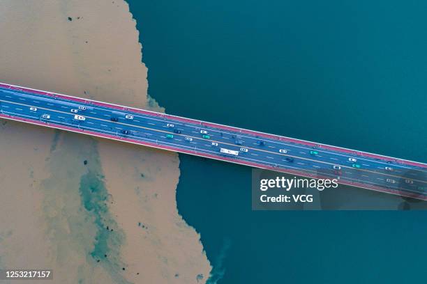 Han River Railing Han River (Hubei) Photos and Premium High Res Pictures - Getty Images