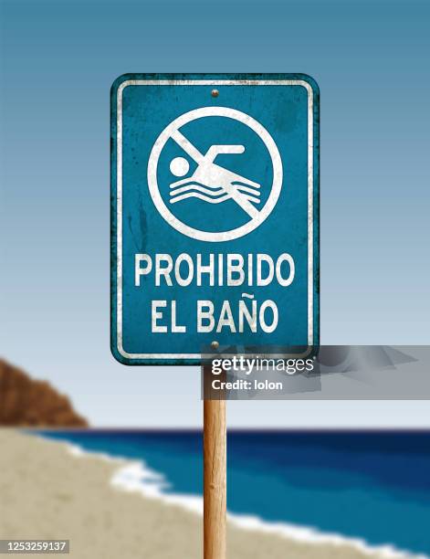 verwittertes warnschild "kein schwimmen" mit meer - do not enter sign stock-grafiken, -clipart, -cartoons und -symbole