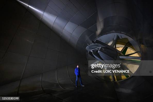 TOPSHOT-FRANCE-SCIENCE-CONSTRUCTION-RESEARCH