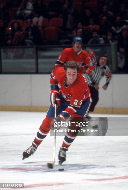 Bob Gainey of the Montreal Canadiens skates against the New York Rangers during an NHL Hockey game circa 1979 at Madison Square Garden in the...