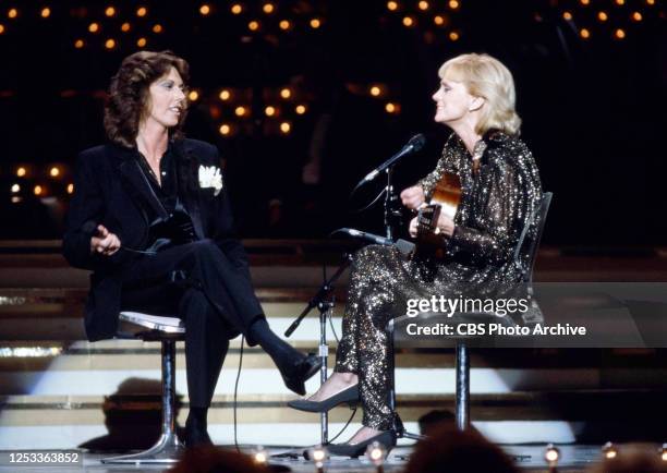 24th Annual Grammy Awards, Shrine Auditorium, Los Angeles, California. Broadcast February 24, 1982. Pictured from left is Donna Weiss and Jackie...