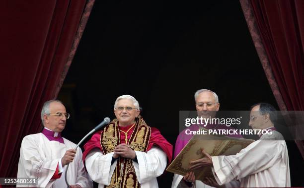 Pope Ratzinger Bless 45,469 The New Pope Photos & High Res Pictures - Getty Images