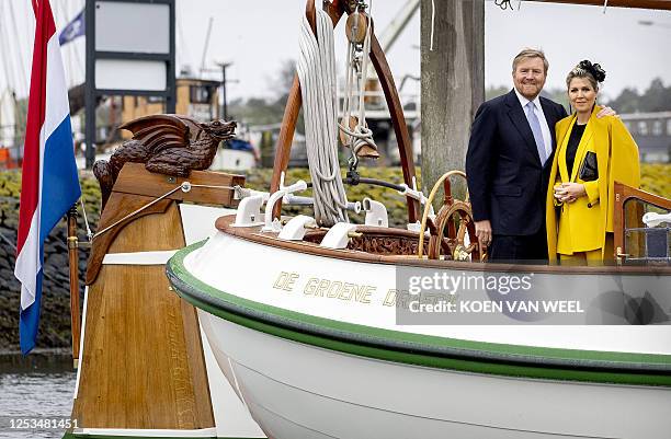 Queen Máxima visits Urk to discuss faith with youth and residents Queen Máxima visits Urk to discuss faith with youth and residents
