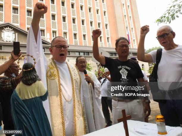 Father Reyes Plaza Roma Intramuros Photos and Premium High Res Pictures - Getty Images