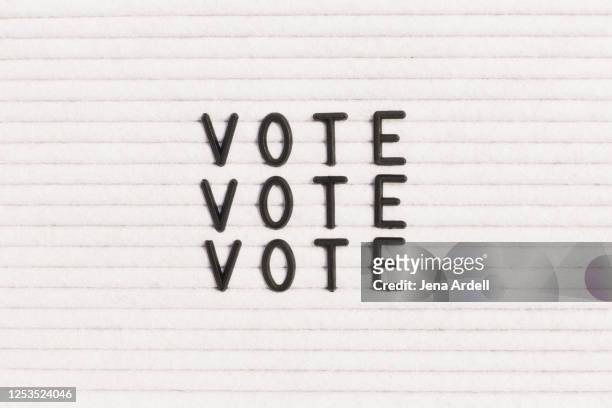 vote sign - elezione foto e immagini stock