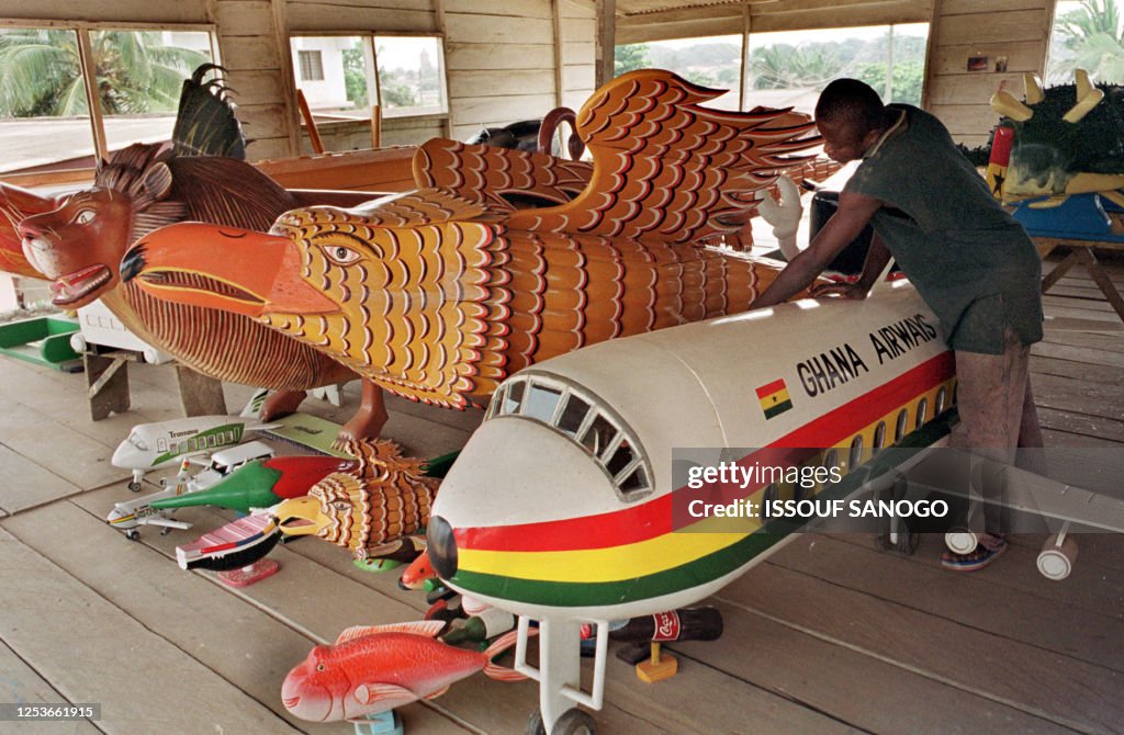 GHANA-CRAFT-COFFINS 2