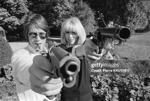 Jacques Dutronc et Mireille Darc sur le tournage du film "Ok Patron" sous la direction de Claude Vital.