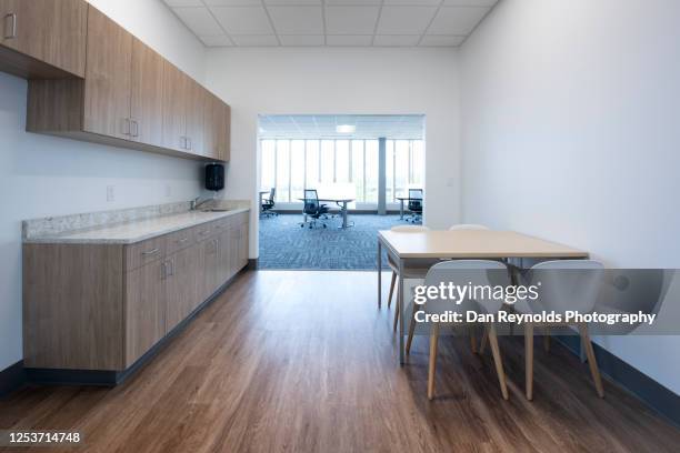 empty office space hdr - small office building stock pictures, royalty-free photos & images