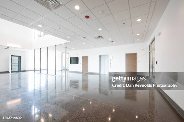 corporate office space hdr - leeg bureau stockfoto's en -beelden