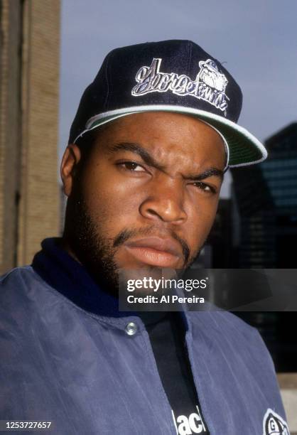 Side View Ice Cube Rapper 4,383 Ice Cube Rapper Stock Photos, High-Res Pictures, and Images ...