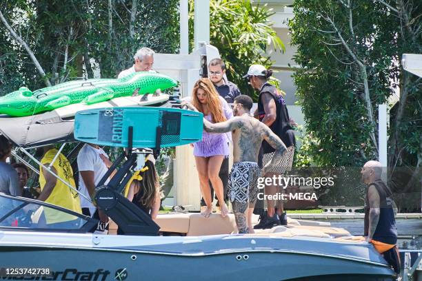 Shakira Beach Photos and Premium High Res Pictures - Getty Images