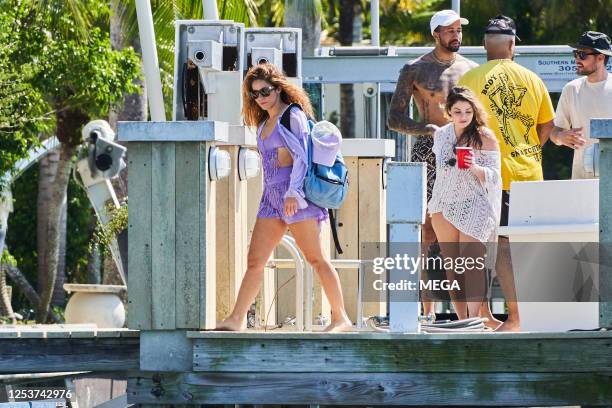 Shakira Beach Photos and Premium High Res Pictures - Getty Images