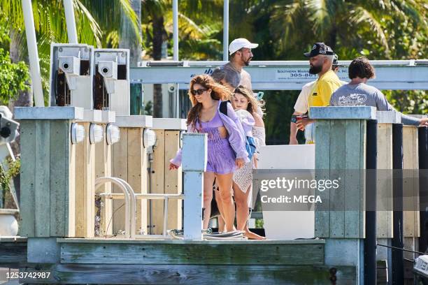 Shakira Beach Photos and Premium High Res Pictures - Getty Images