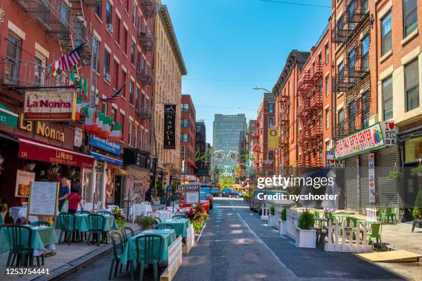 little italy opent buiten dineren tijdens covid-19 pandemie - lower east side stockfoto's en -beelden