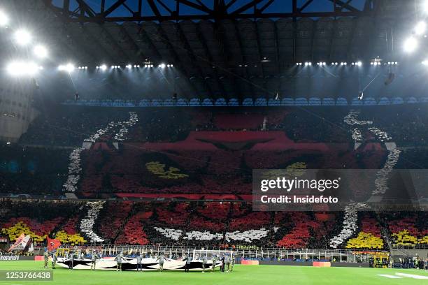 Milan Fans 23,101 Ac Milan Fans Stock Photos, High-Res Pictures, and Images ...