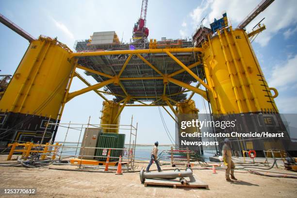 Kiewit Rigging Container 173 Kiewit Offshore Services Stock Photos, High-Res Pictures, and ...