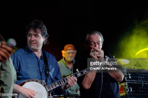 Bela Fleck and Charlie Musselwhite perform at the Sixth Annual Jammy Awards on April 20, 2006 at Madison Square Garden in New York City.