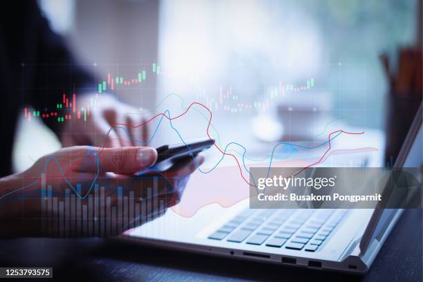 double exposure trading growth graph on business and investment. digital technology background. - web photos et images de collection
