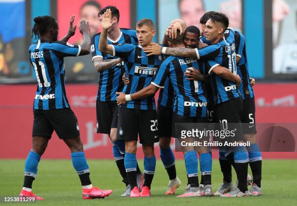 Ashley Young of FC Internazionale celebrates with his team-mates after scoring the opening goal during the Serie A match between FC Internazionale...