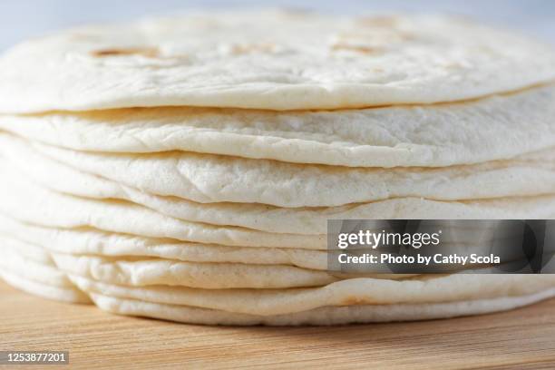 tortillas - tortilla stock-fotos und bilder