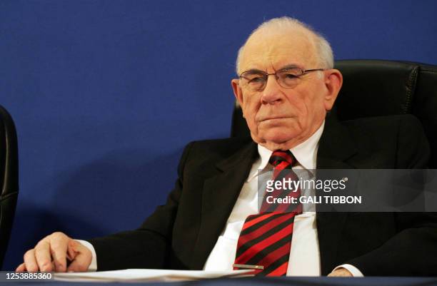 Retired judge and Lebanon war inquiry panel chairman, Eliyahu Winograd, is seen during a press conference in Jerusalem, 30 January 2008. Israeli...