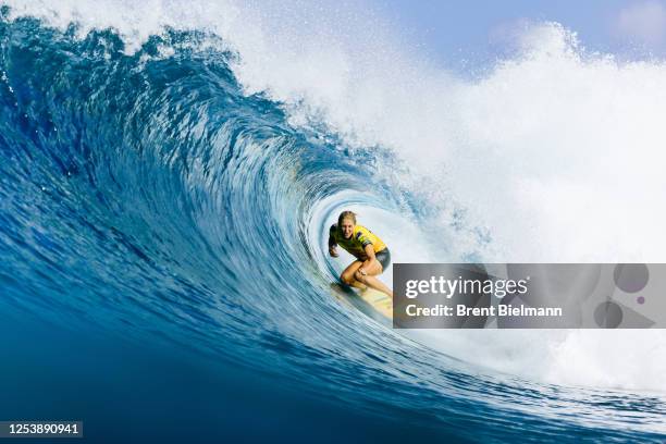 Eight-time WSL Champion Stephanie Gilmore of Australia surfs in Heat 1 of the Elimination Round at the Billabong Pro Pipeline on February 2, 2023 at...