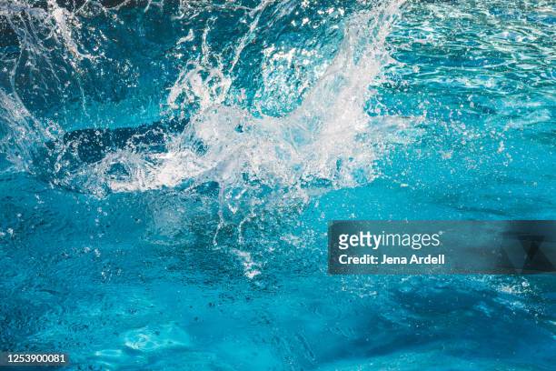 water splash background - água parada imagens e fotografias de stock