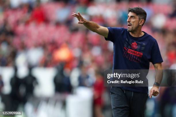 Veljko Paunovic of Chivas gives instructions during the quarterfinals first leg match between Atlas and Chivas as part of the Torneo Clausura 2023...