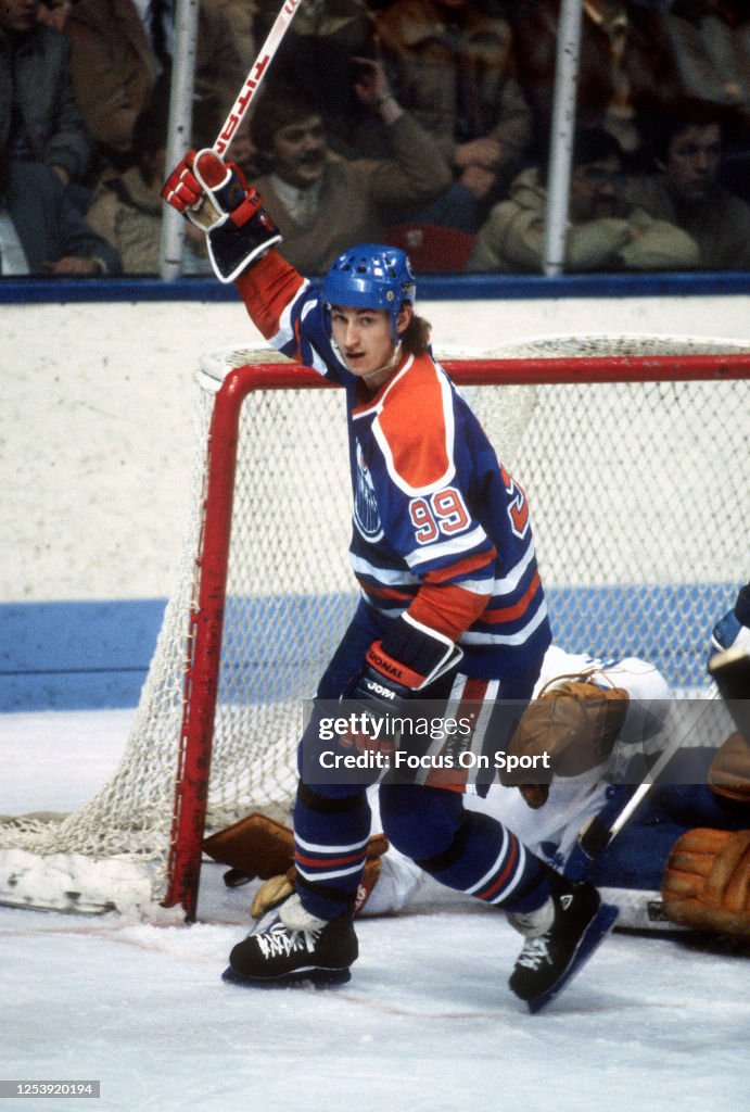 Edmonton Oilers v Quebec Nordiques