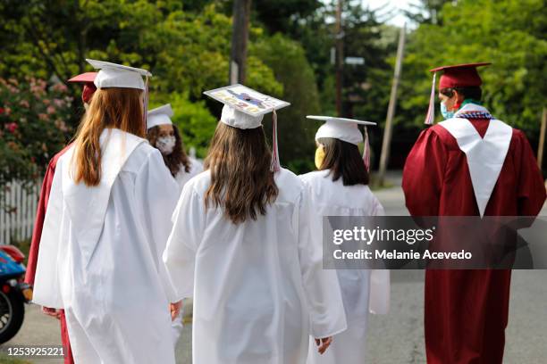 Walk In Graduation 554 High School Graduation Walk Stock Photos, High-Res Pictures, and ...