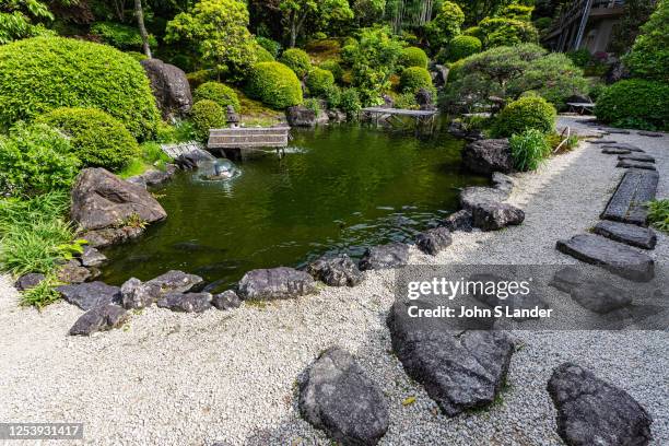 Okudono Jinya offers a glimpse into life in rural Japan during the Tokugawa Shogunate period. The main attractions are its beautiful moss garden...