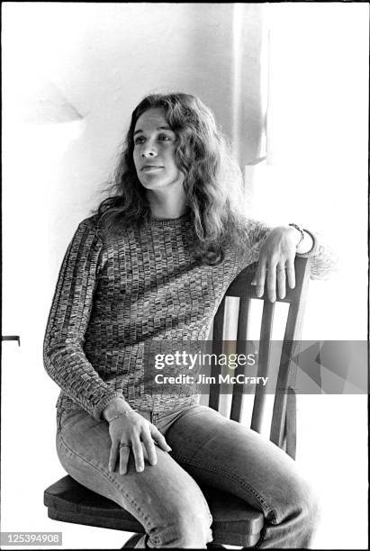 Singer songwriter Carole King poses for a portrait at her Laurel canyon home on Appian Way on February 13, 1971 in Los Angeles, California