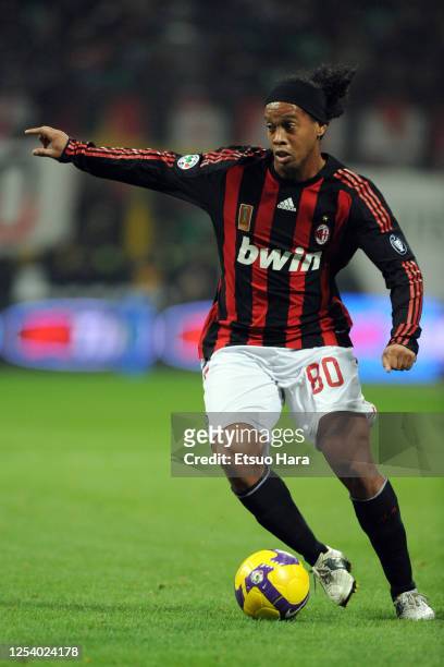 Ronaldinho of AC Milan in action during the Serie A match between AC Milan and Napoli at the Stadio Giuseppe Meazza on November 2, 2008 in Milan,...