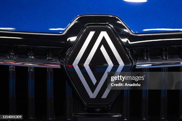 1,277 Renault Logo Stock Photos, High-Res Pictures, and Images - Getty  Images