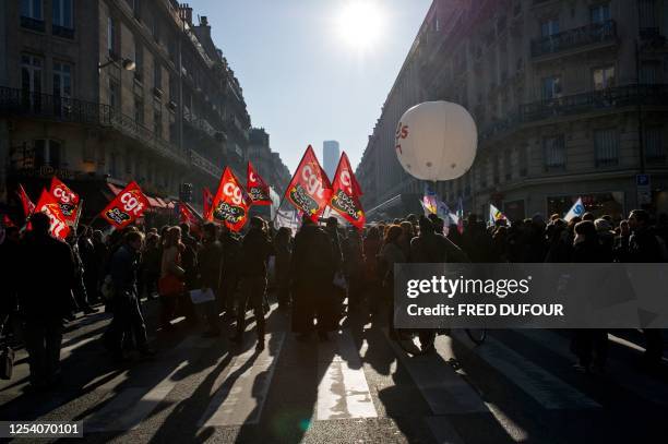 Des enseignants de l'académie de Créteil, en grève, défilent le 16 février 2010 à Paris, contre les réformes dans l'Education nationale et contre les...